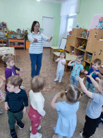 Малыши учатся вежливости Малыши учатся вежливости.